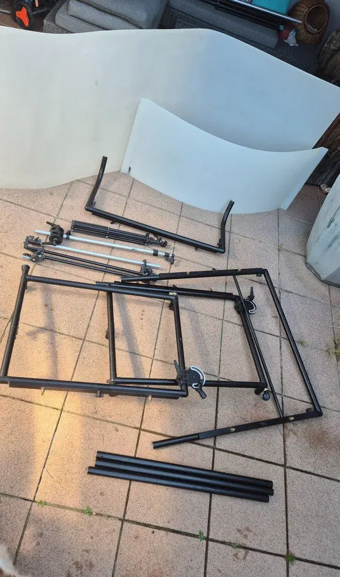 Výhodne atelierovy koľajnicovy stropny system