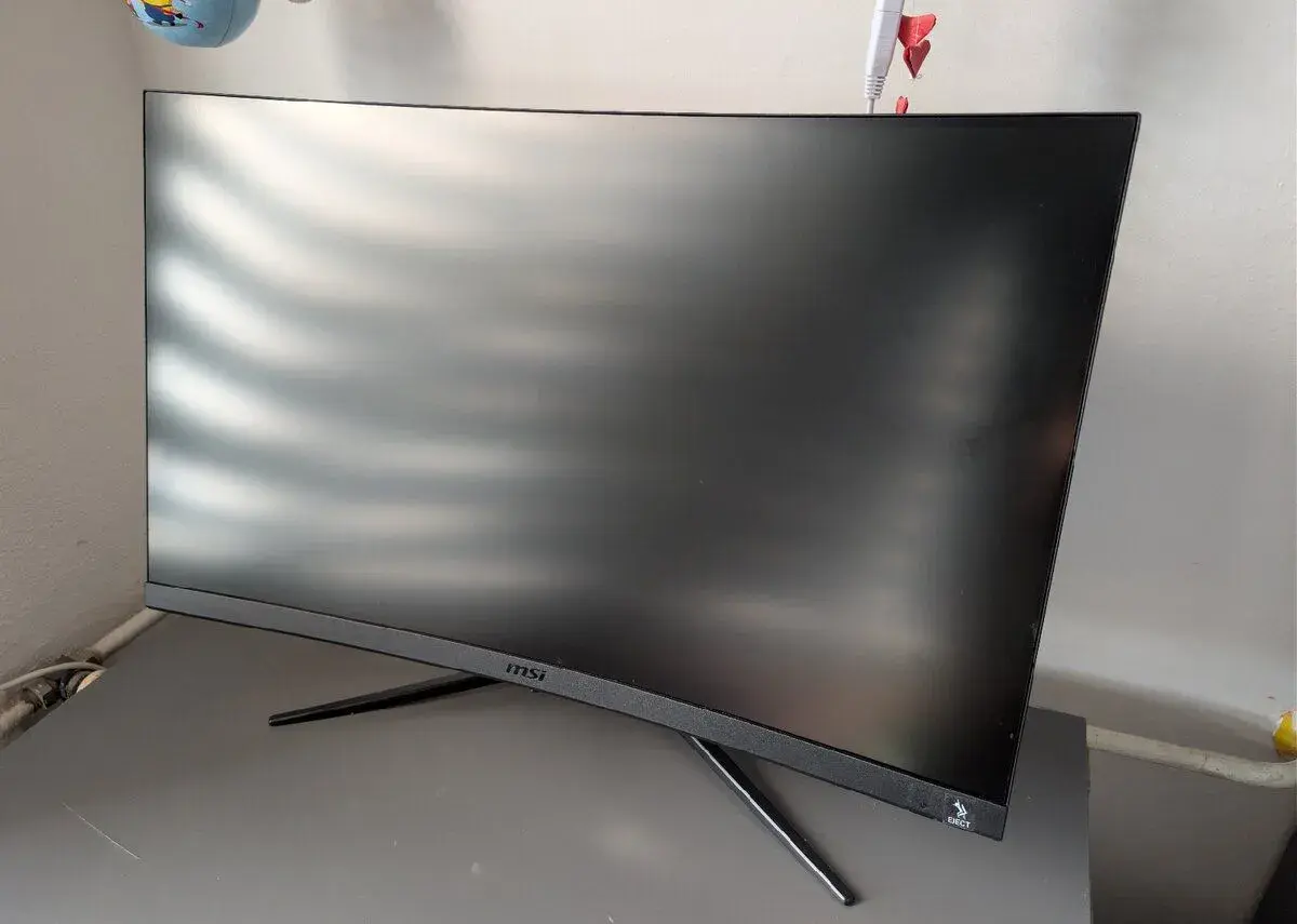 MSI G32C4 E2