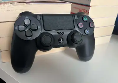 Ovládač PS4
