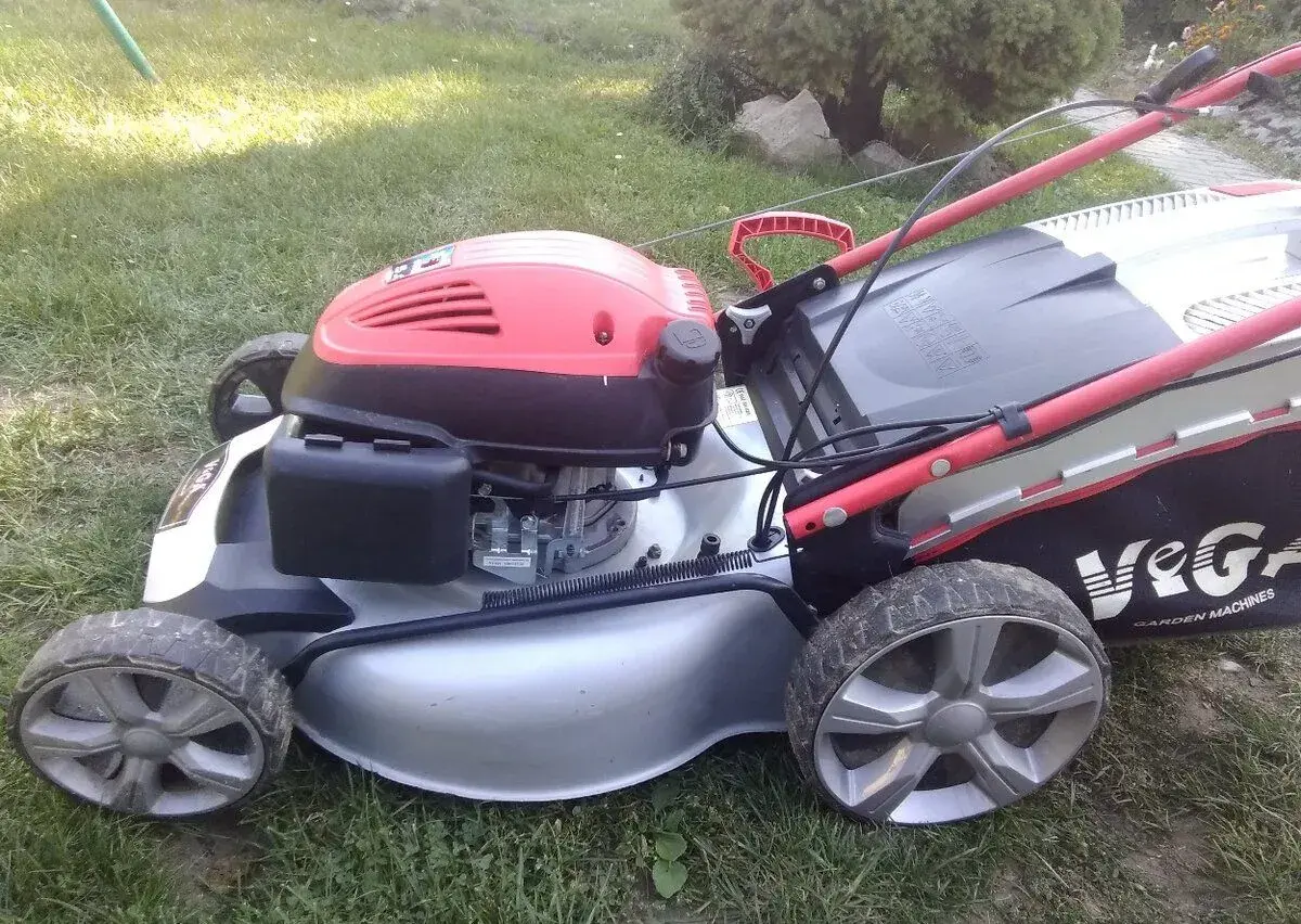 Kosačku z pojazdom Vega