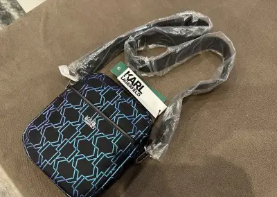 Karl lagerfeld taska exclusive