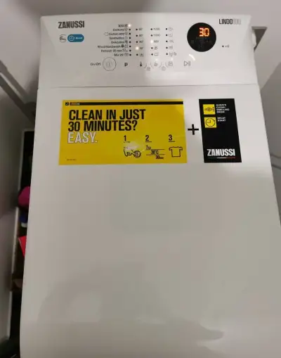 Práčka Zanussi ZWQ61216WA