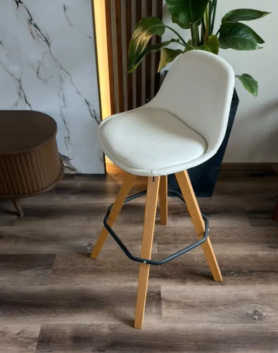 Moderná barová stolička (Škandinávsky štýl)