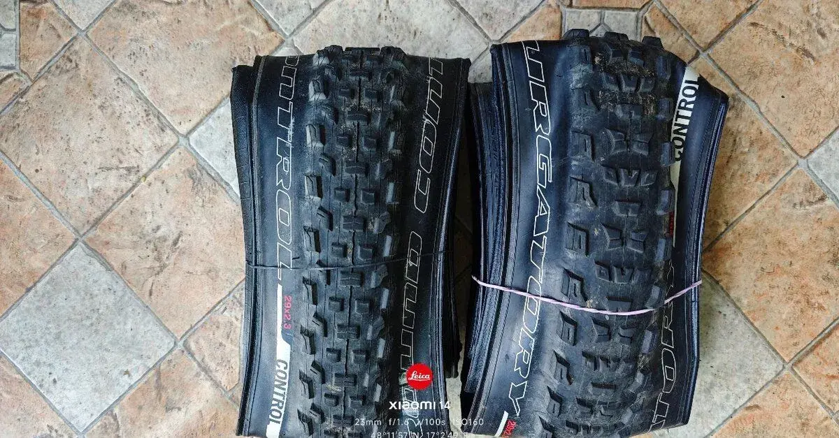 Specialized - plaste