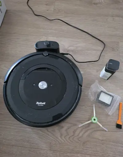 Roboticky vysavac Irobot roomba e5