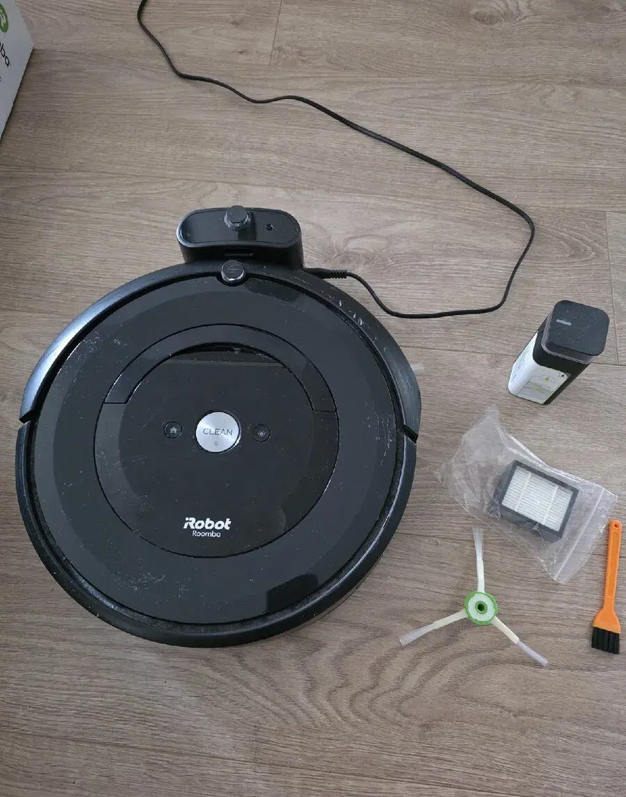 Roboticky vysavac Irobot roomba e5