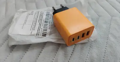 Nova 4-portova USB nabijacka