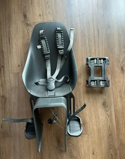 Cyklosedačka Urban Iki vrátane adaptéru a zámku
