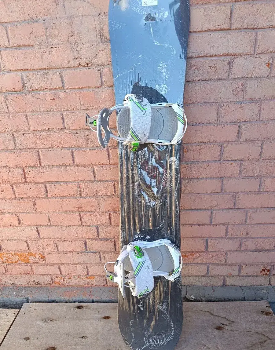 Nový snowboart Niche Sonnet 144 cm s novým viazaním SP Rage
