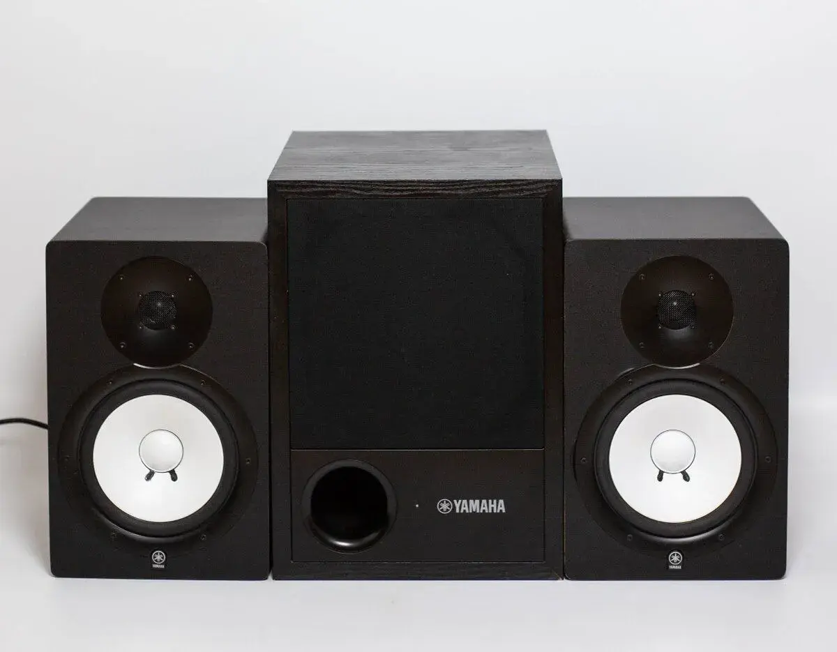 Yamaha HS80M + Yamaha SW10 (voliteľná možnosť)