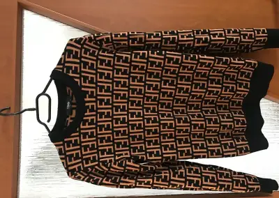 FENDI originál dámsky svetrik L