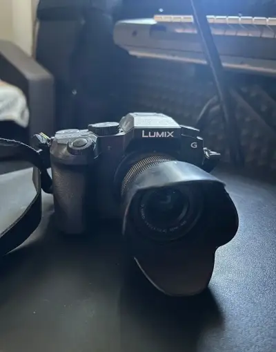 Panasonic Lumix DMC-G7 + objektív 14-42mm (4K video)