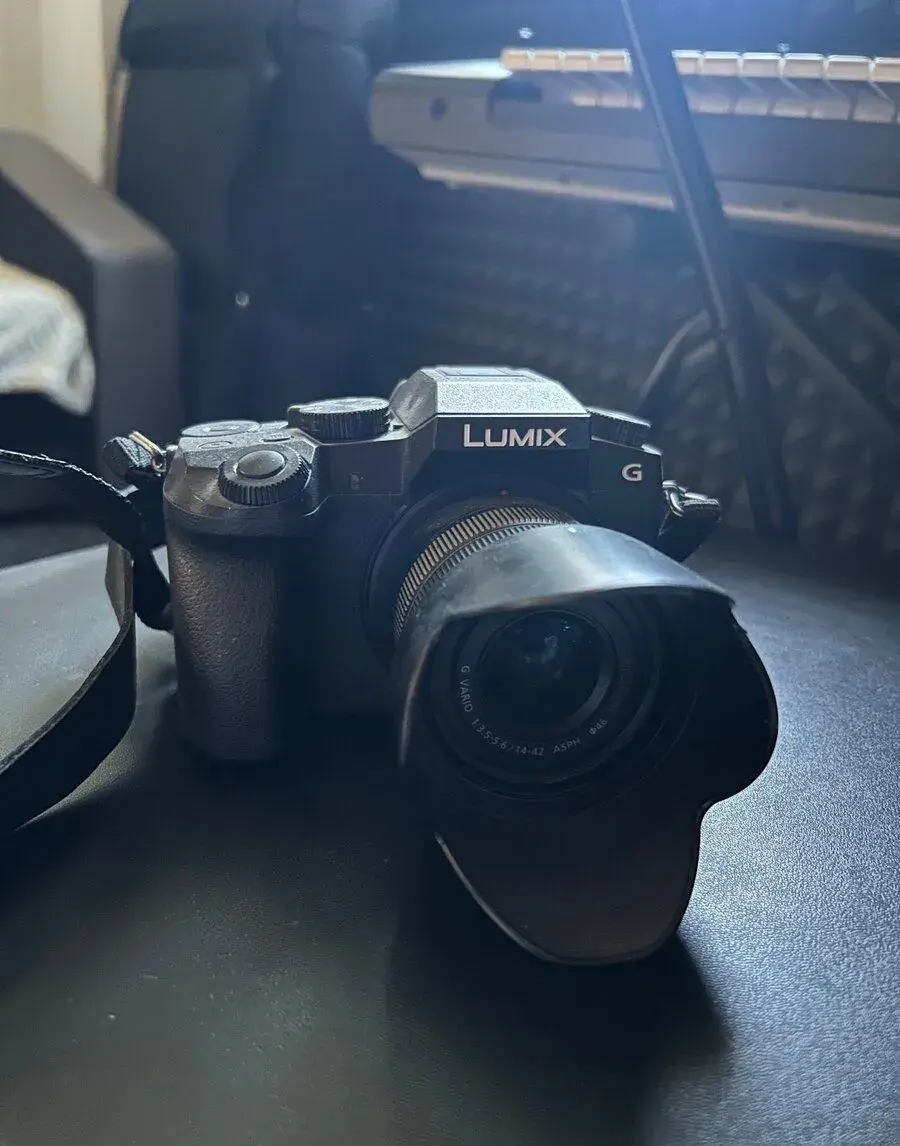 Panasonic Lumix DMC-G7 + objektív 14-42mm (4K video)