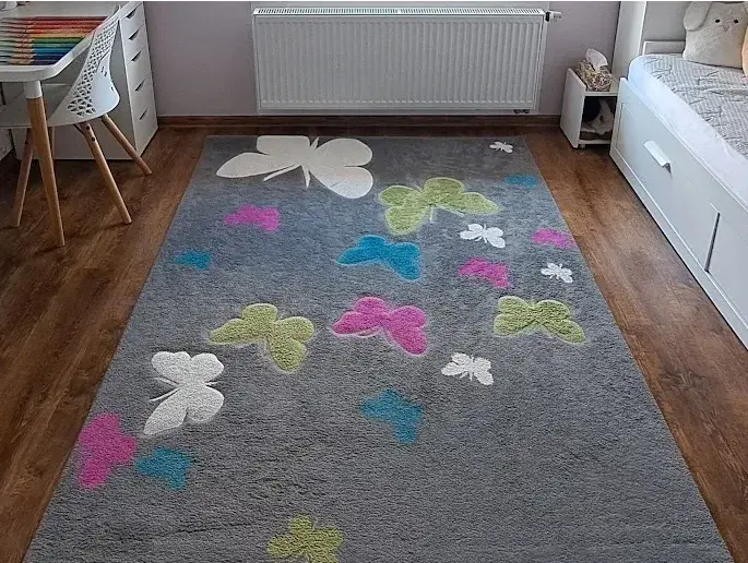 Detský koberec 160 × 230 cm, 3D farebné motýle