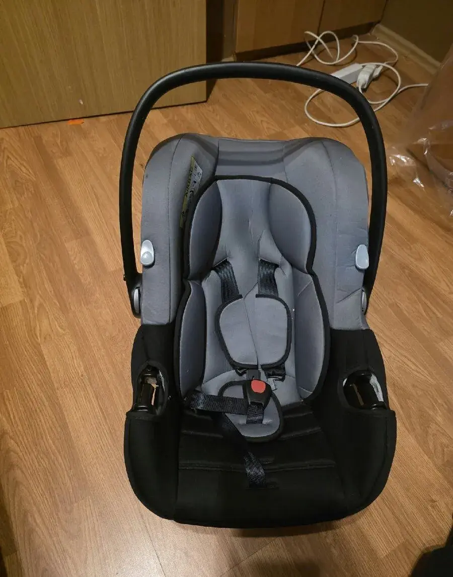 Detskú autosedačku / vajíčko Kinderkraft