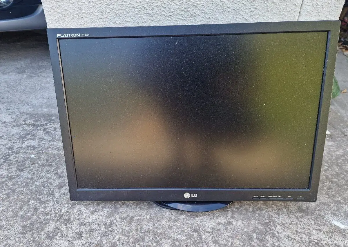 Monitor 22 LG L222WS-BN 1680 x 1050 LCD Čierna