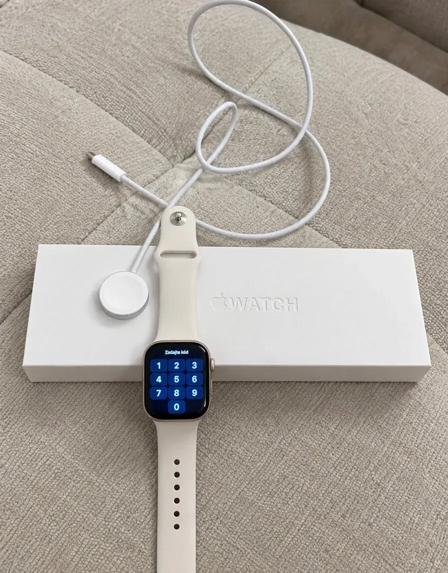⌚ Na predaj: Apple Watch Series 10 – 42 mm, Rosé Gold
