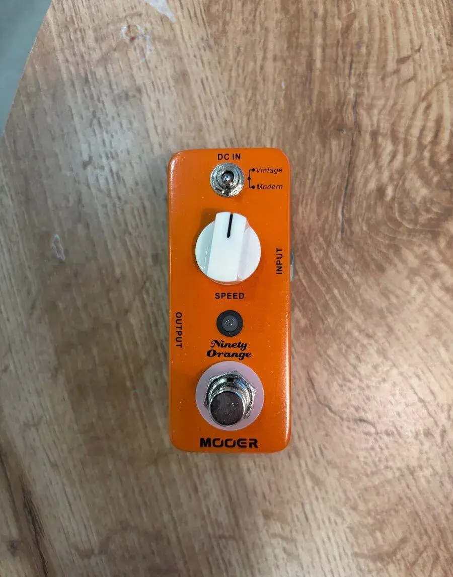 Mooer Ninety Orange phaser