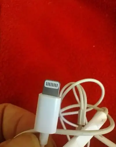 SLÚCHADLÁ APPLE