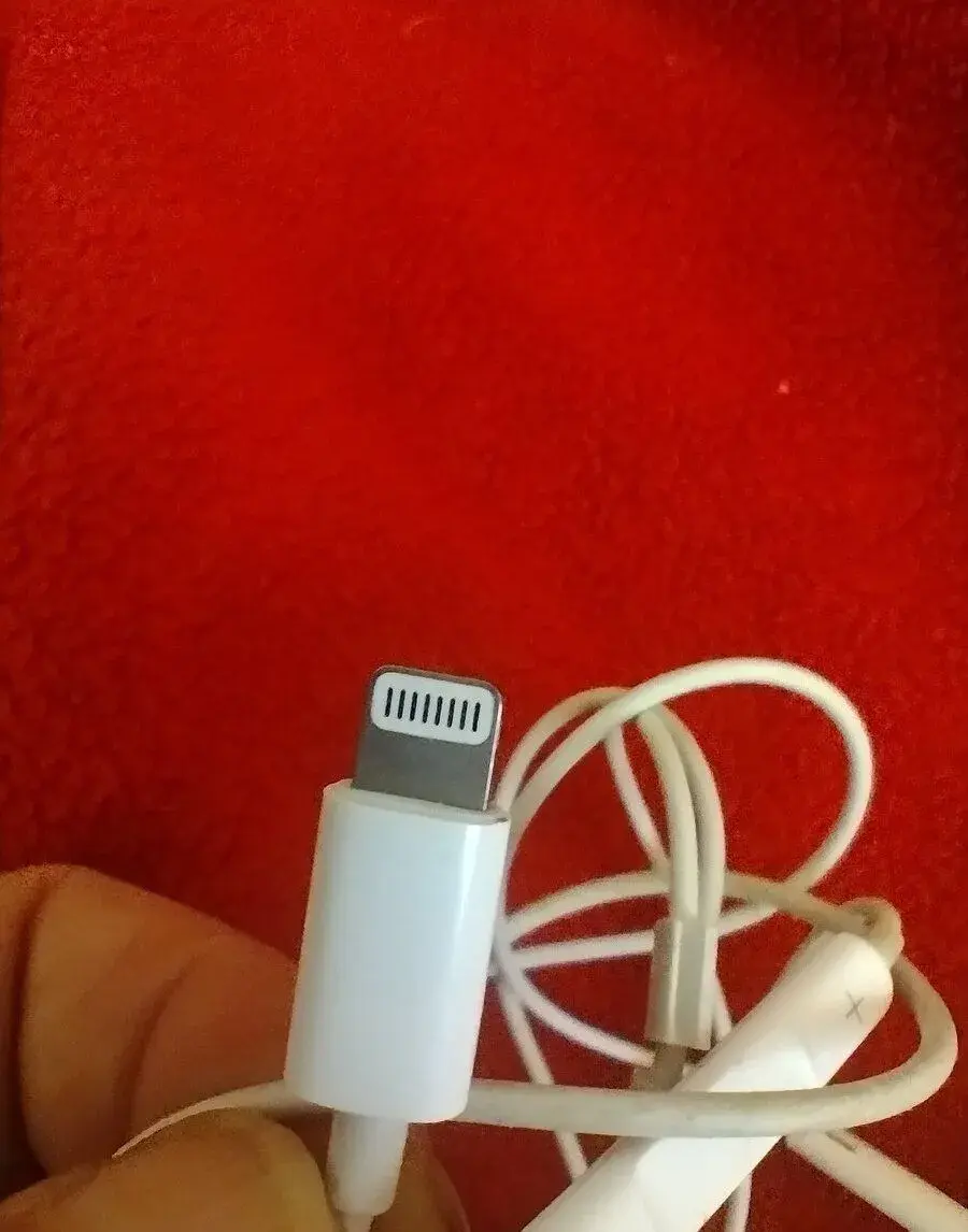 SLÚCHADLÁ APPLE