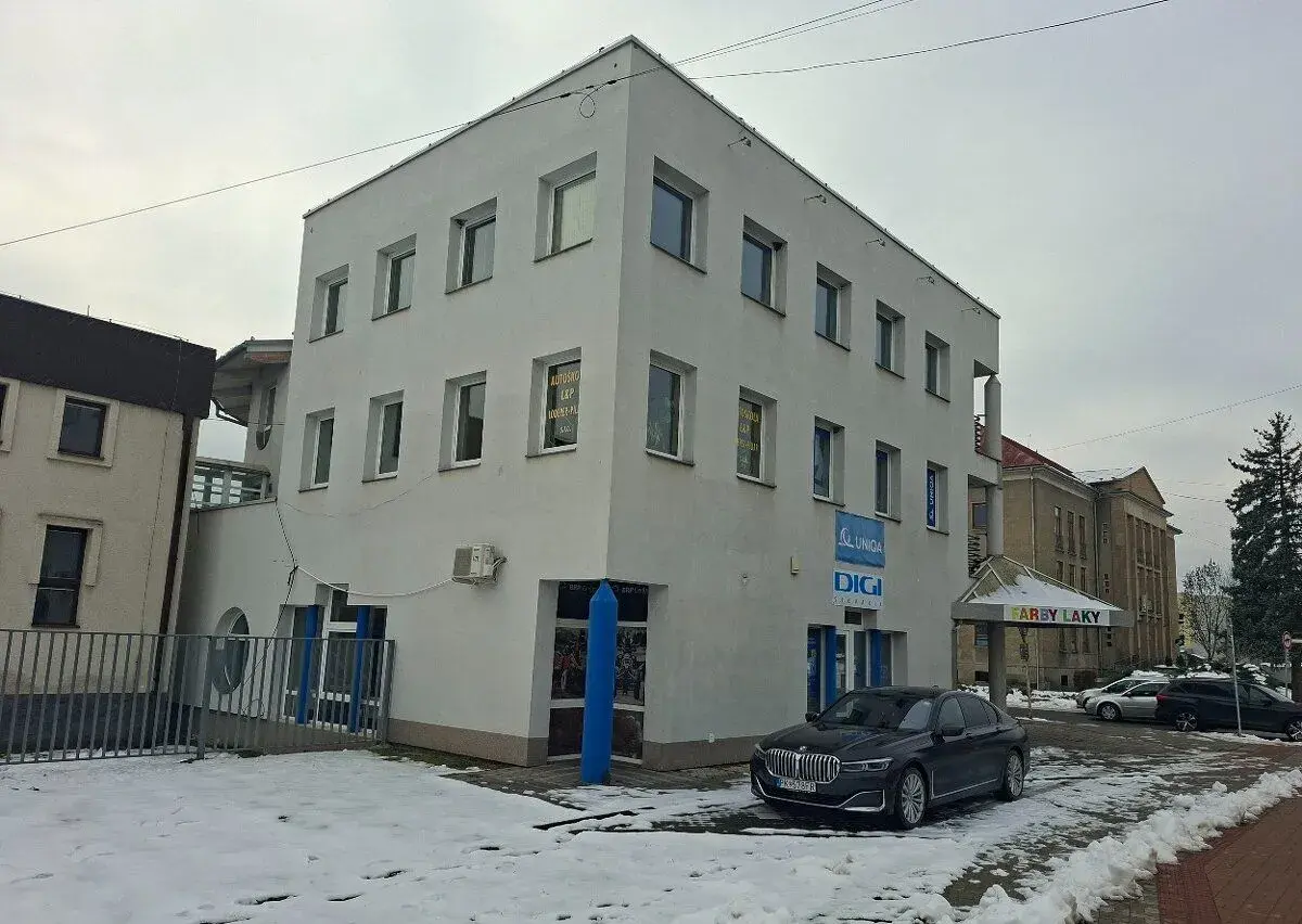 Polyfunkčná budova v centre Brezna na predaj