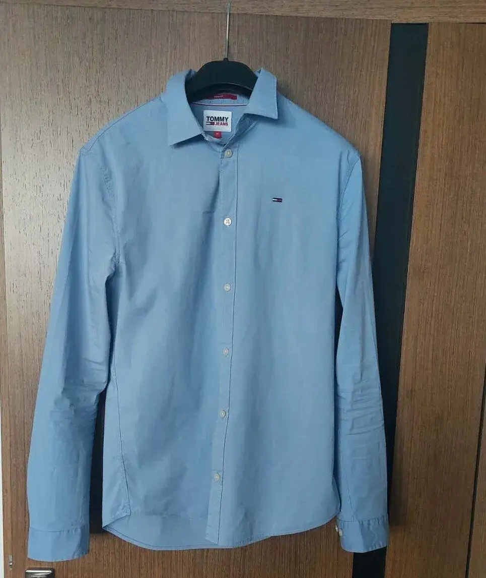 Bledomodrá košela Tommy Hilfiger (M)
