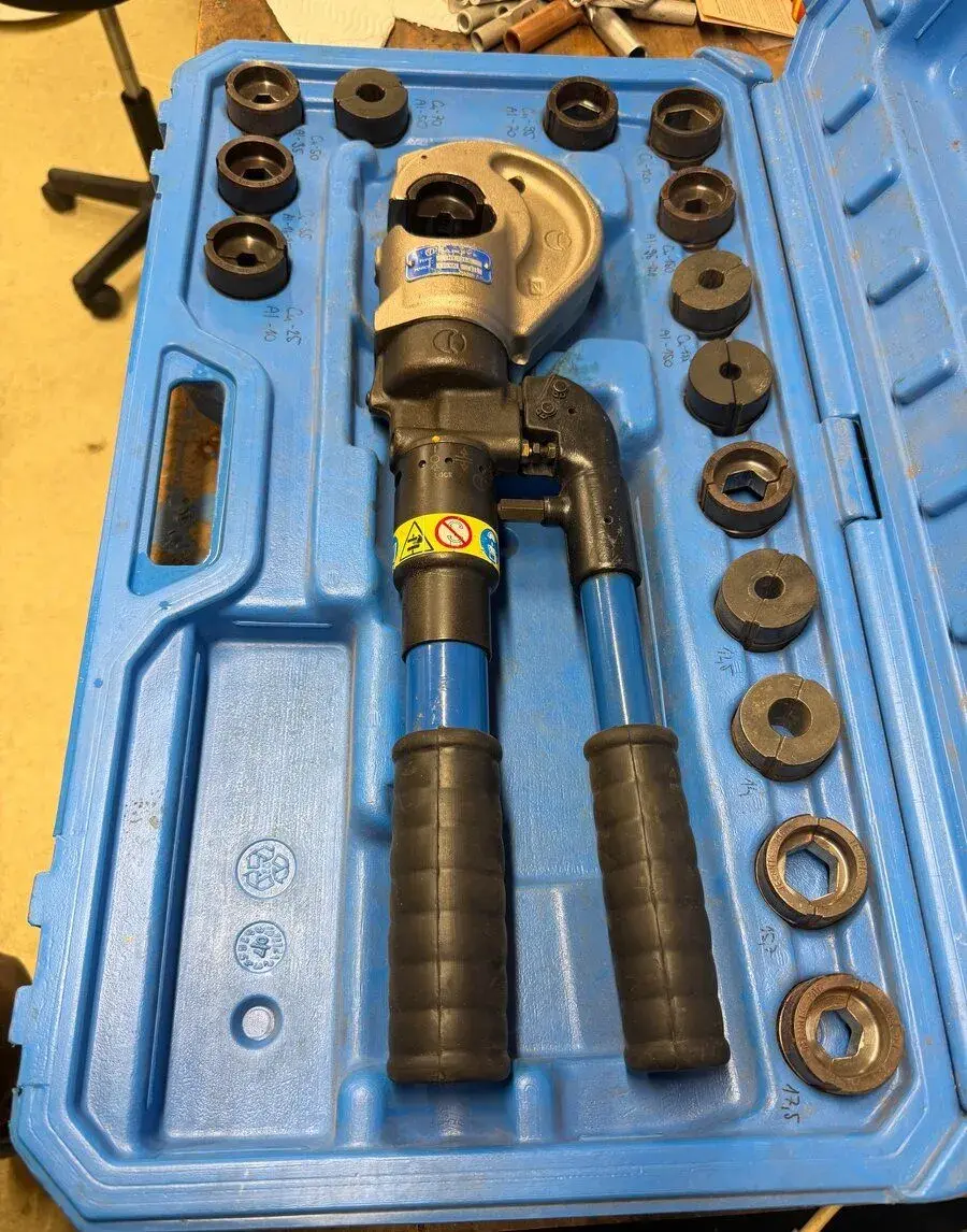Hydraulický lis HT 131-C