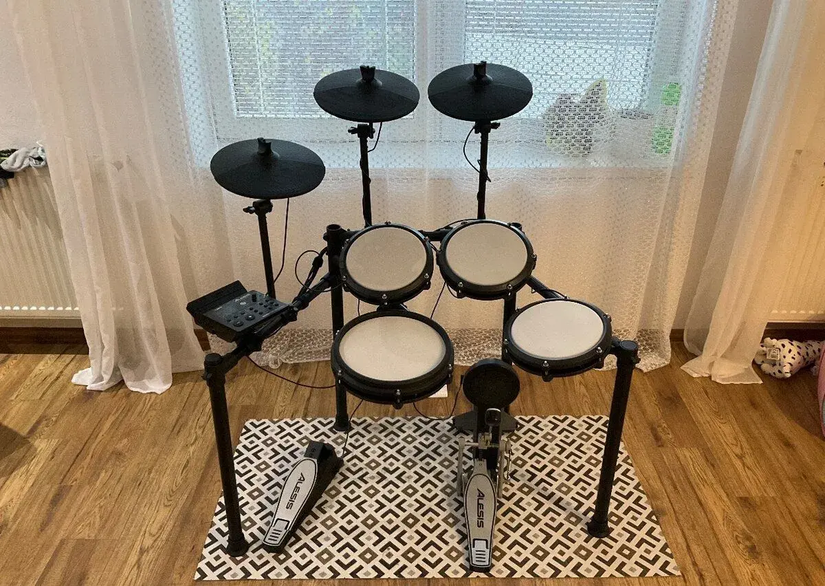 Alesis Nitro Max Kit – elektronické bicie