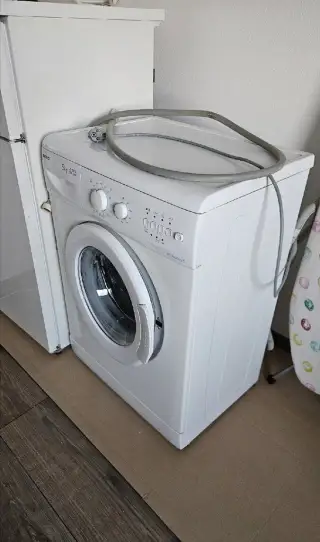 Automatická práčka BEKO Volumax5 (5 kg, 800 ot./min)