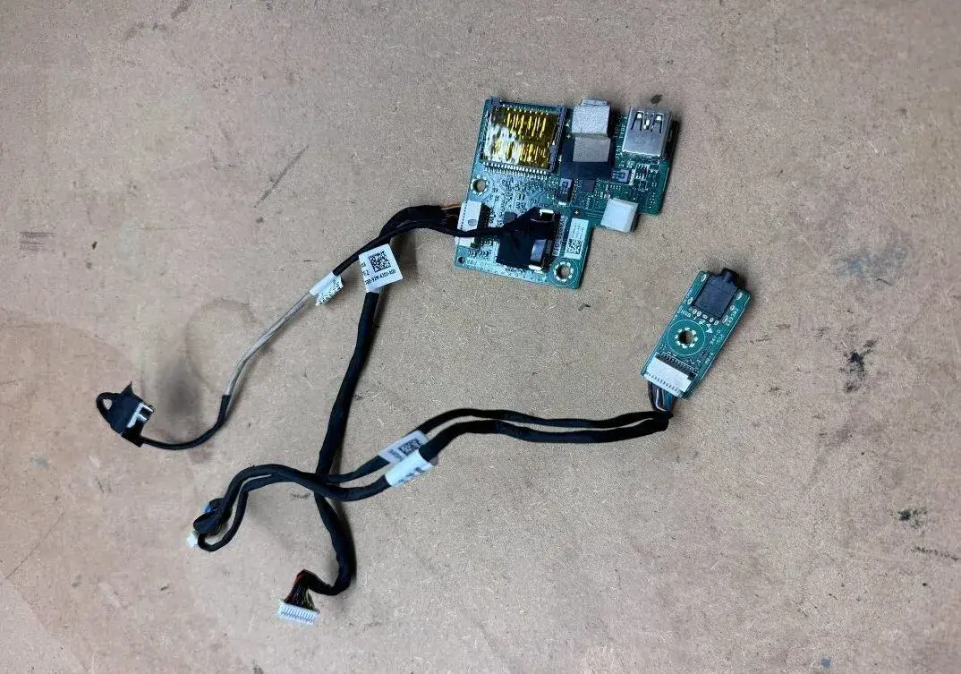 Dcérsku matičnú dosku Dell AIO 7460 doughterboard.///