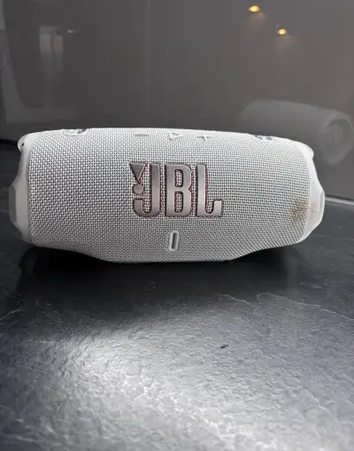 Jbl charge 6 White