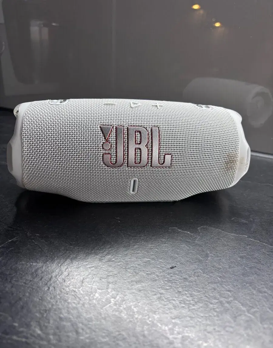 Jbl charge 6 White