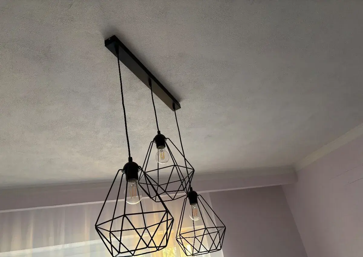 Stropná lampa