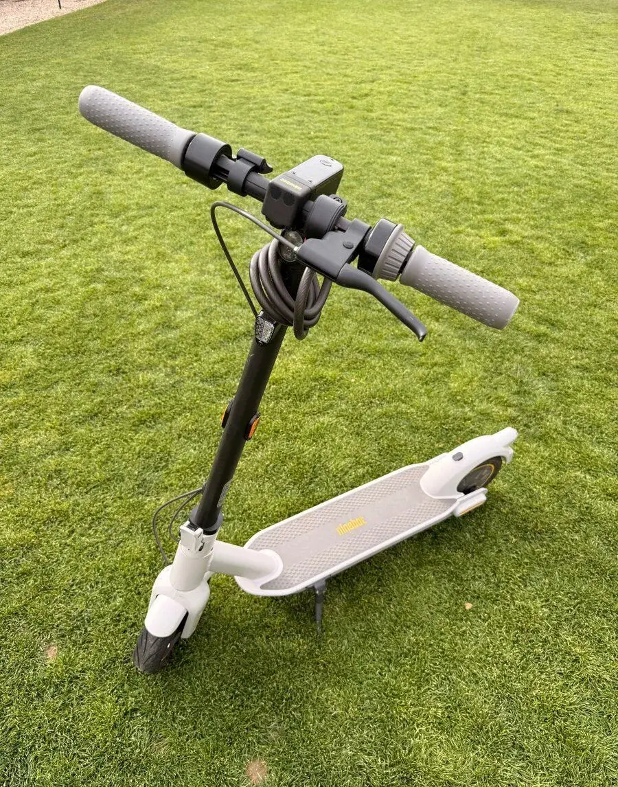 Elektrokolobežka SEGWAY - Ninebot Kickscooter MAXG30LE II