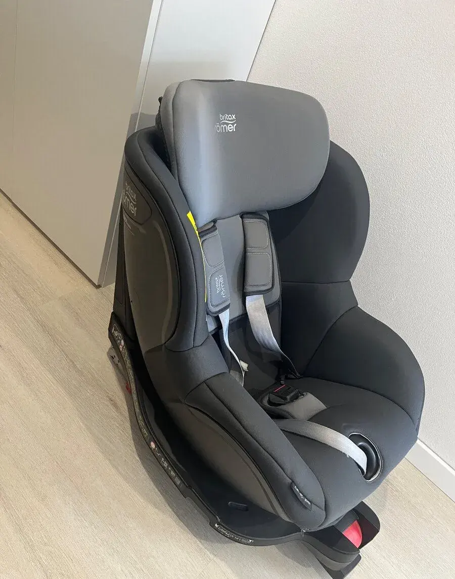Detská autosedačka Britax Römer DUALFIX M i-SIZE – otočná 36