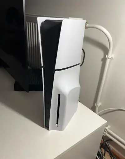 PS5 1TB s mechanikou + 2 ovládače (Záruka)