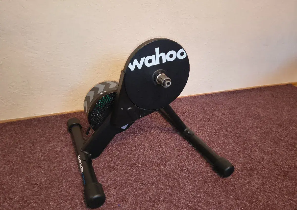 Wahoo Kickr Core, používaný len 100 hodín