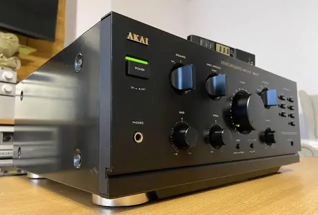🔥 Na predaj: LEGENDÁRNY ZOSILŇOVAČ AKAI AM-57