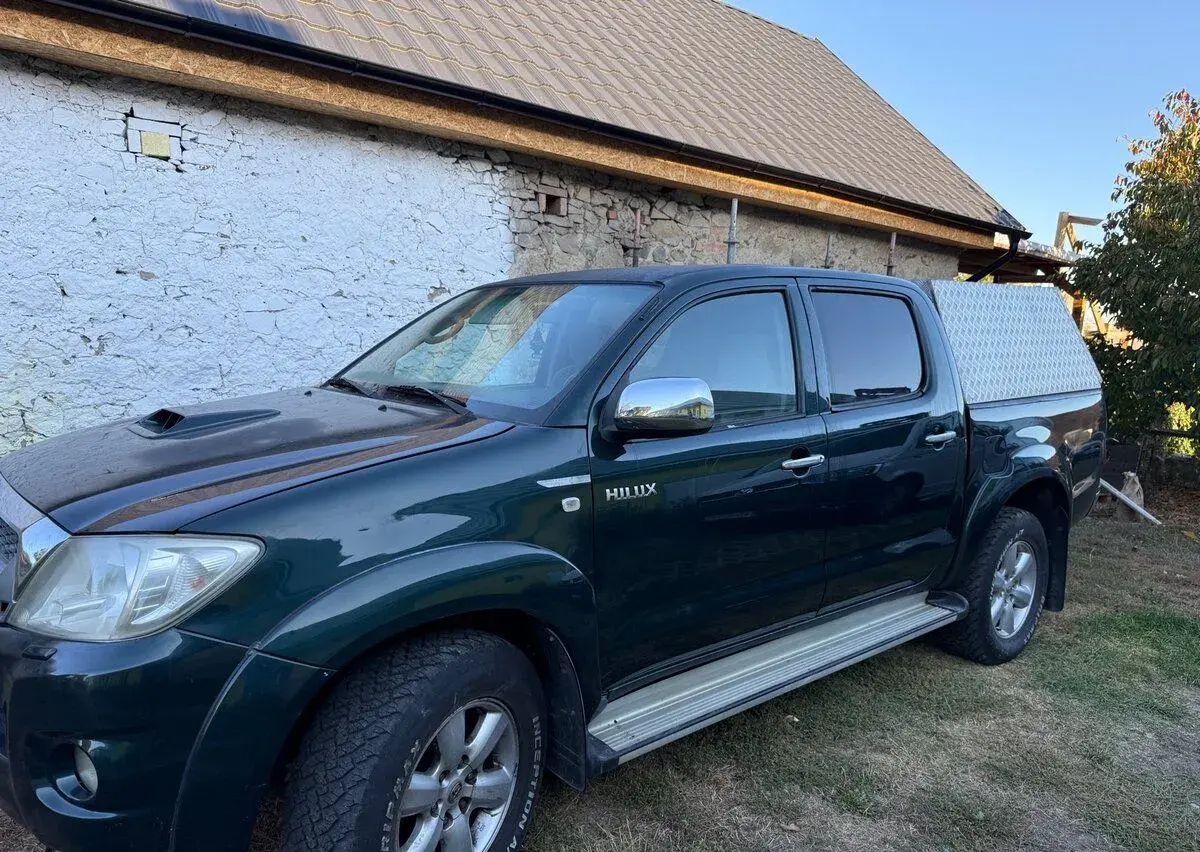 Toyotu Hilux