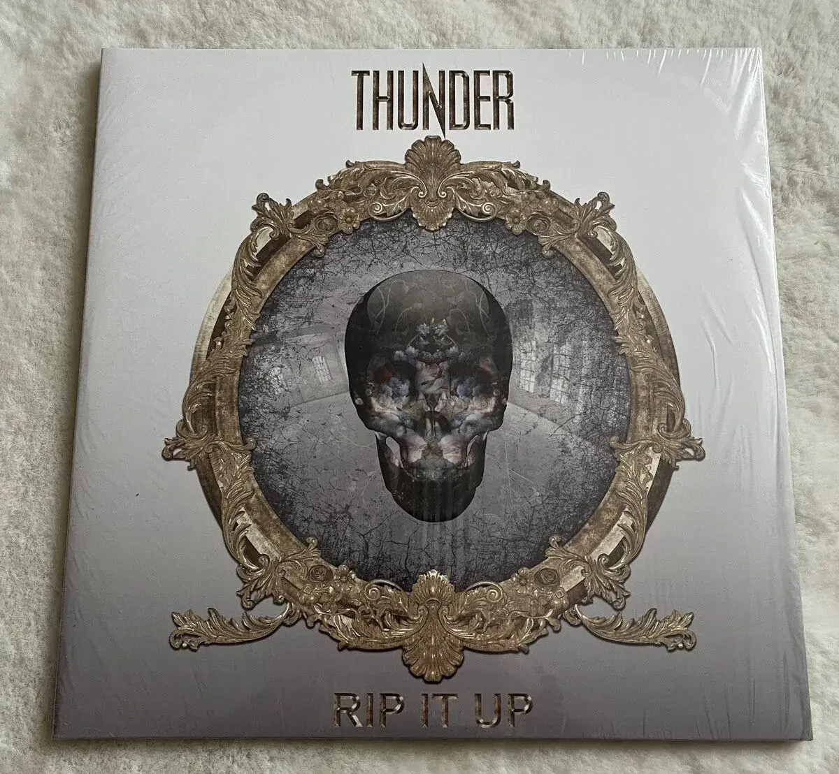2LP Thunder