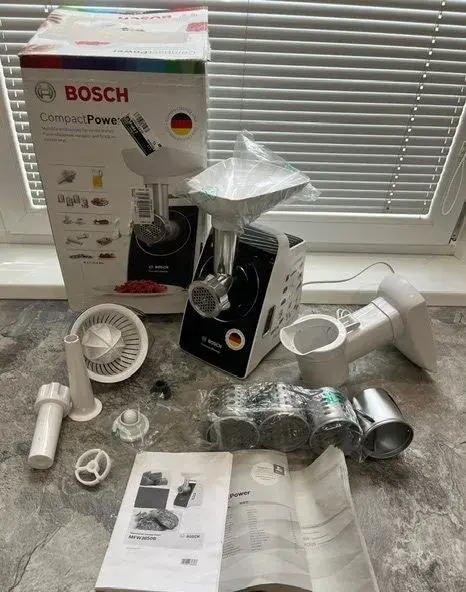 Mlynček na mäso Bosch MFW3850B strúhač, odšťavovač