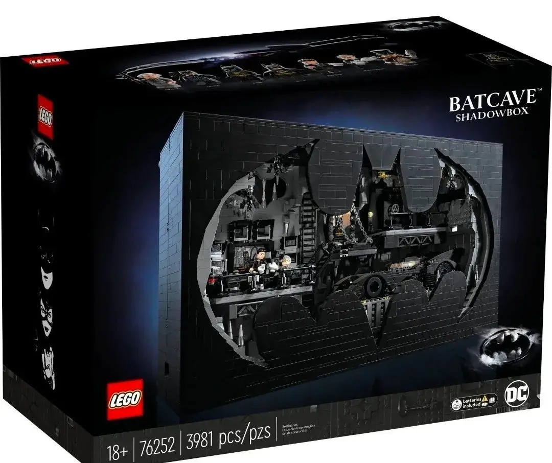 LEGO DC BATMAN 76252 Batcave – Shadow Box