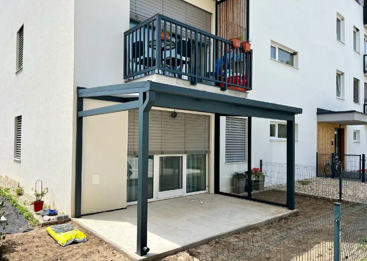 Hliníková pergola, prístrešok pred dvere