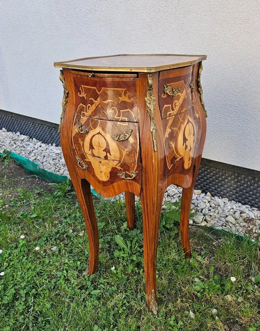Stara intarzova komoda
