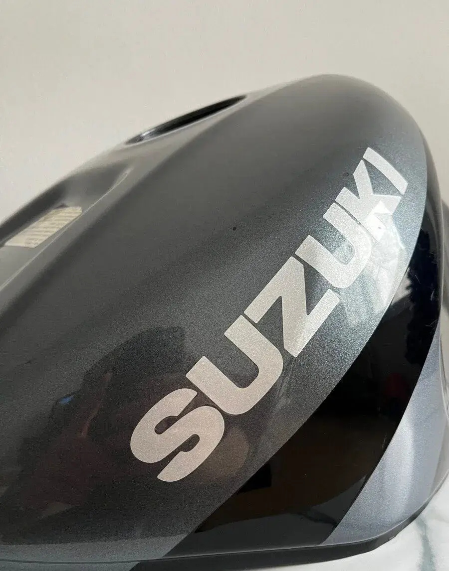 Nádrž Suzuki GSXR 1000 / 750 / 600 K1 K2 originál