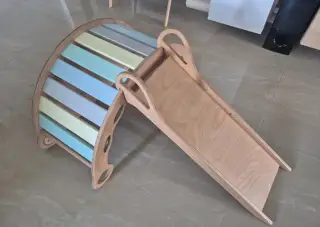 Montessori hojdacka + smykacka + stolik