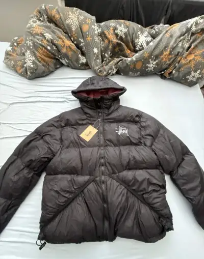 Stüssy Ripstop Down Puffer Jacket (Čierna / Ružová podšívka)