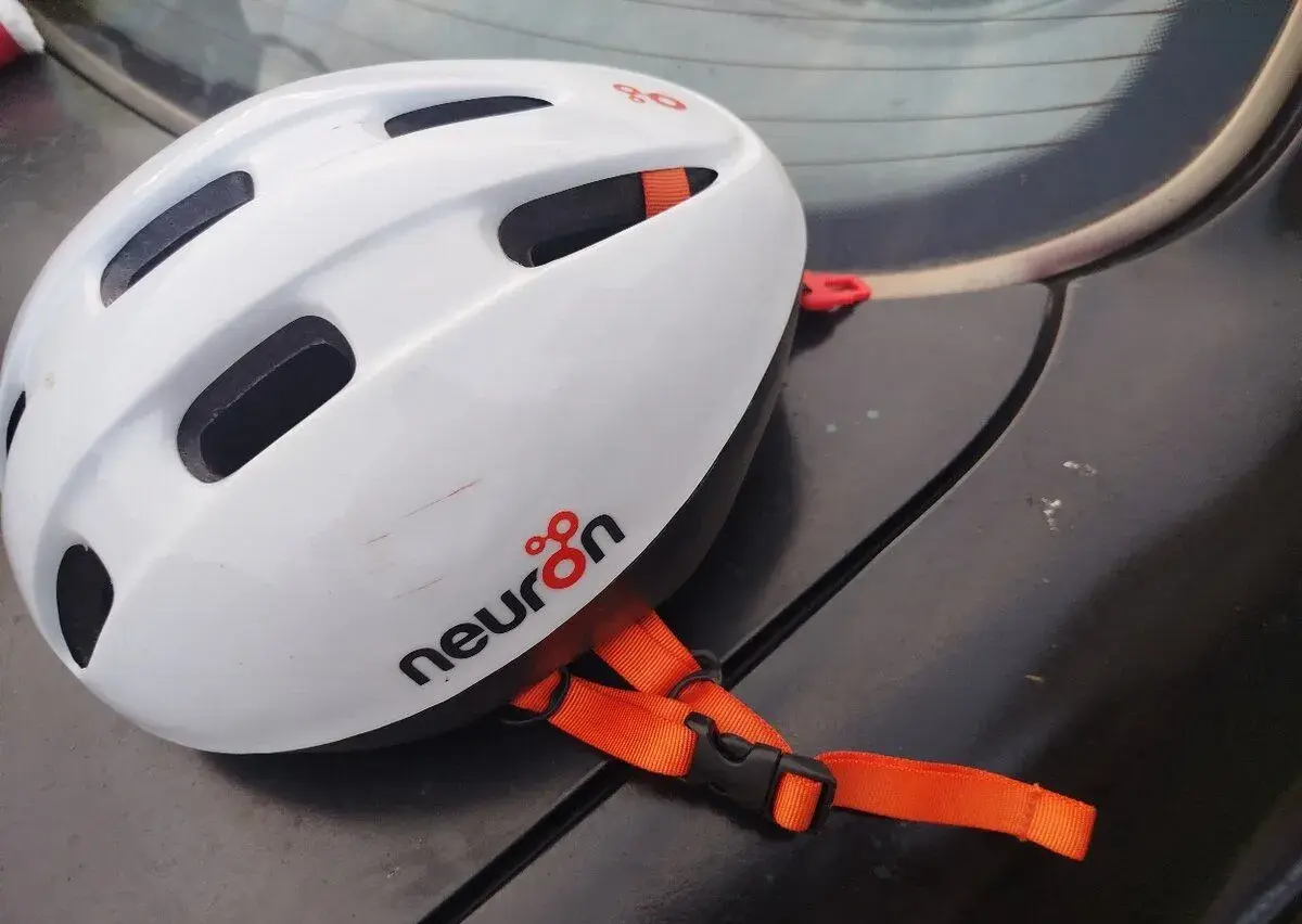 Prilbu na bicykel, elektrické kolobežky