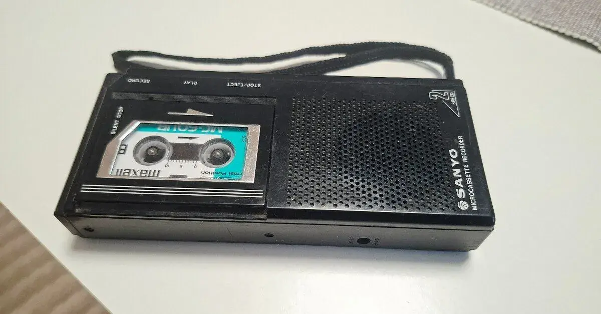microcasseette recorder 2