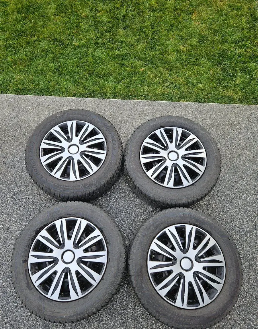 Zimné komplety - plechové disky + pneumatiky 215/60 R16
